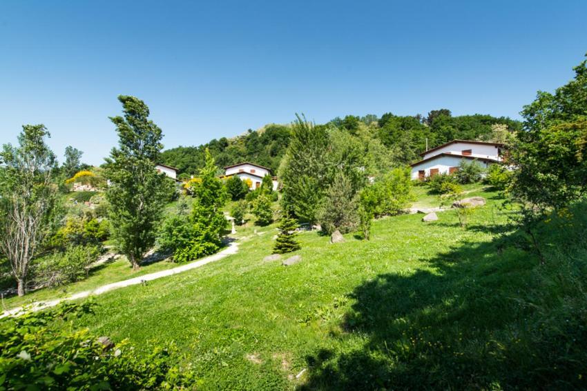 La Valle Dei Caprioli Village Bungalow Park - Freelandia Azienda Agricola Montescudo Exterior photo